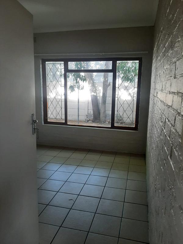 To Let 2 Bedroom Property for Rent in Goodwood Central Western Cape